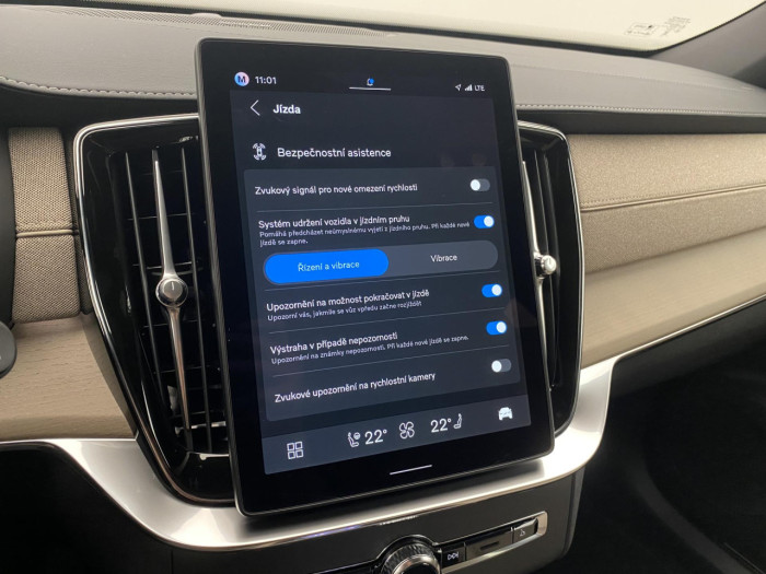 Volvo XC90 T8 AWD Plug-in BRIGHT PLUS 7m na operativní leasing