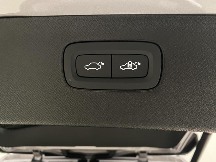 Volvo XC90 B5 AWD AUT BRIGHT PLUS na operativní leasing
