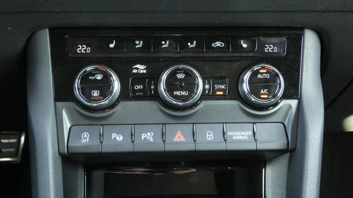 Škoda Karoq 1,5 TSI Sportline Exclusive DS na operativní leasing