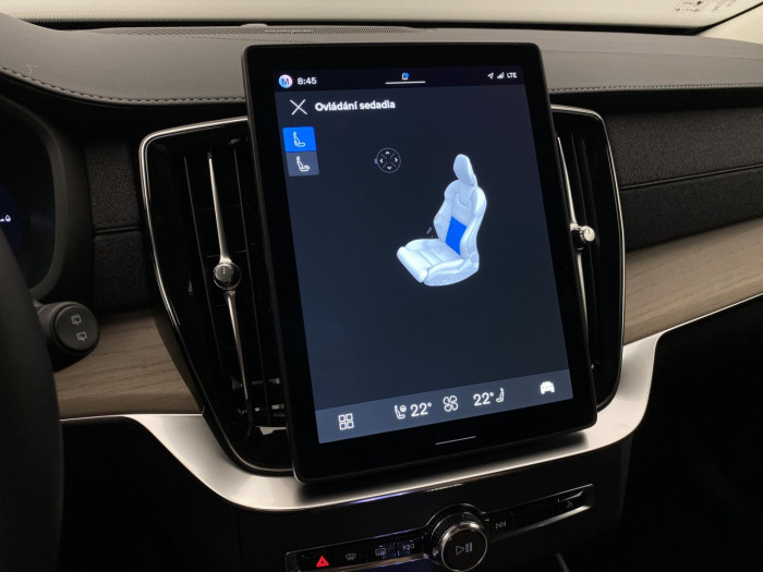 Volvo XC90 T8 AWD Plug-in BRIGHT PLUS 7m na operativní leasing