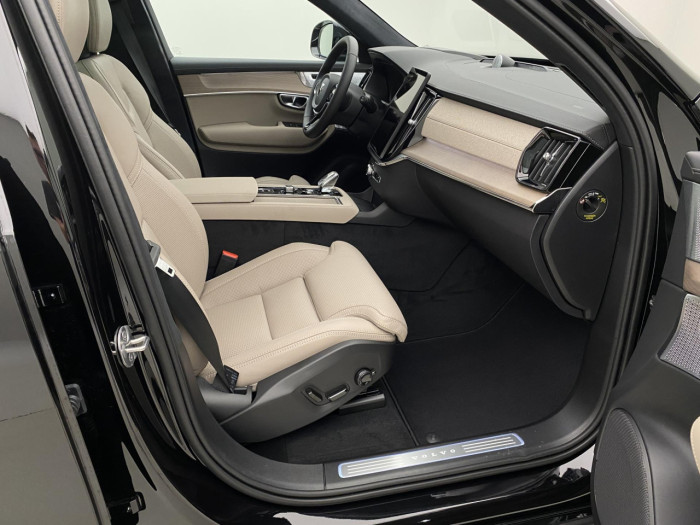 Volvo XC90 T8 AWD Plug-in BRIGHT ULTRA na operativní leasing
