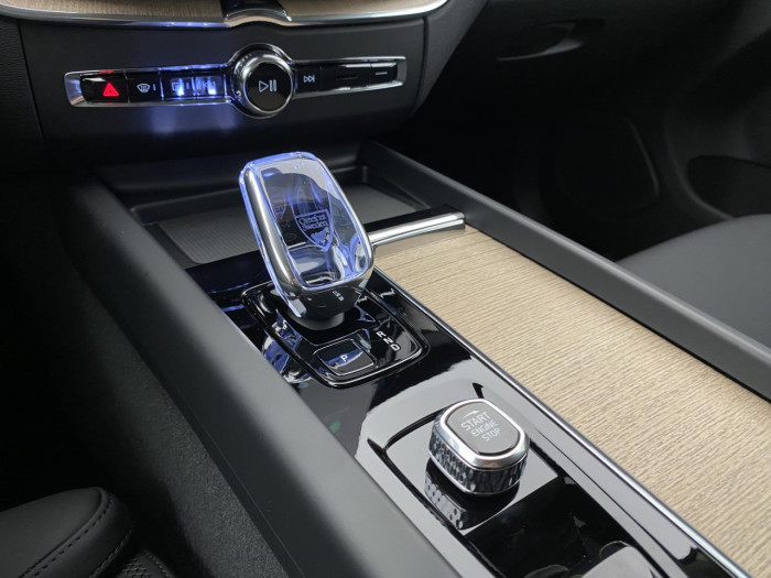 Volvo XC60 B5 AWD AUT BRIGHT PLUS na operativní leasing