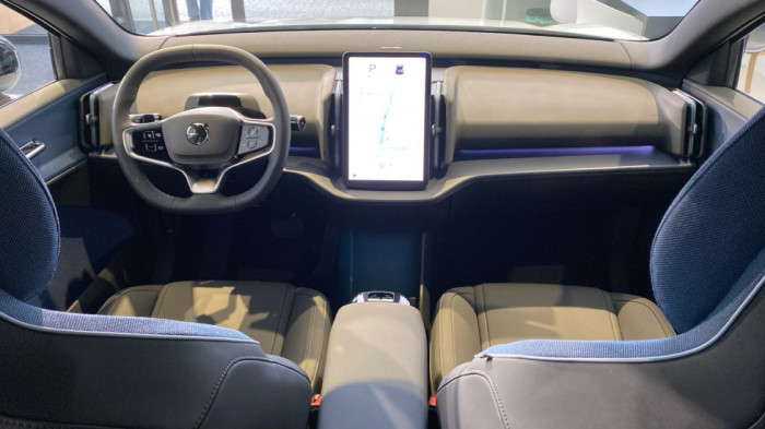 Volvo EX30 PLUS, Single Motor Extended Range, 200 kW / 272 HP na operativní leasing