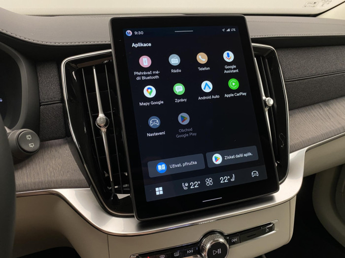Volvo XC90 T8 AWD Plug-in BRIGHT PLUS 7m na operativní leasing