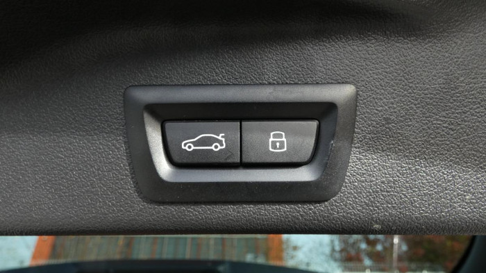 Lexus NX 350h 2.5 E-CVT Comfort Top na operativní leasing