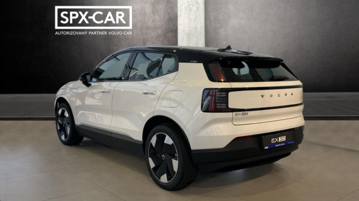 Volvo EX30 PLUS, Single Motor Extended Range, 200 kW / 272 HP na operativní leasing