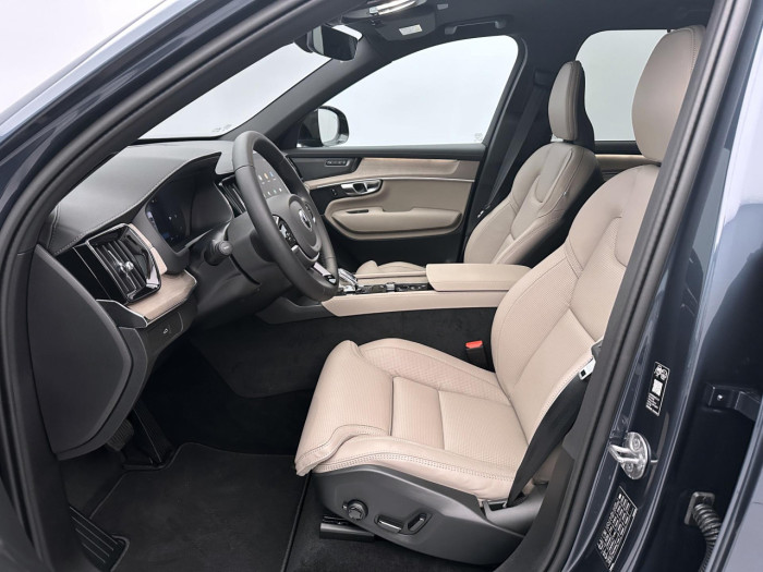 Volvo XC90 B5 AWD AUT DARK PLUS 7míst na operativní leasing