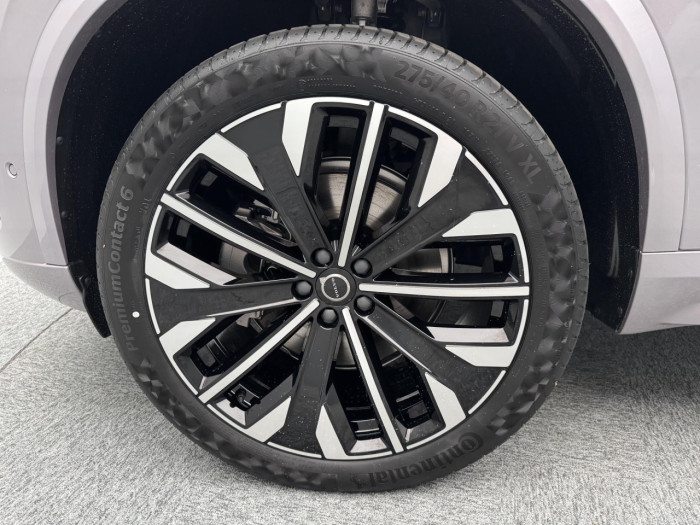 Volvo XC90 B5 AWD AUT DARK PLUS 7-míst na operativní leasing