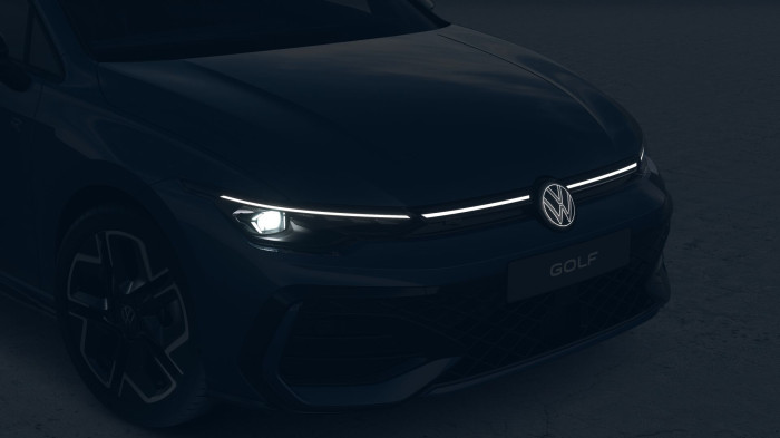 Volkswagen Golf V. R-line People 1,5 eTSI 7DSG mHEV na operativní leasing