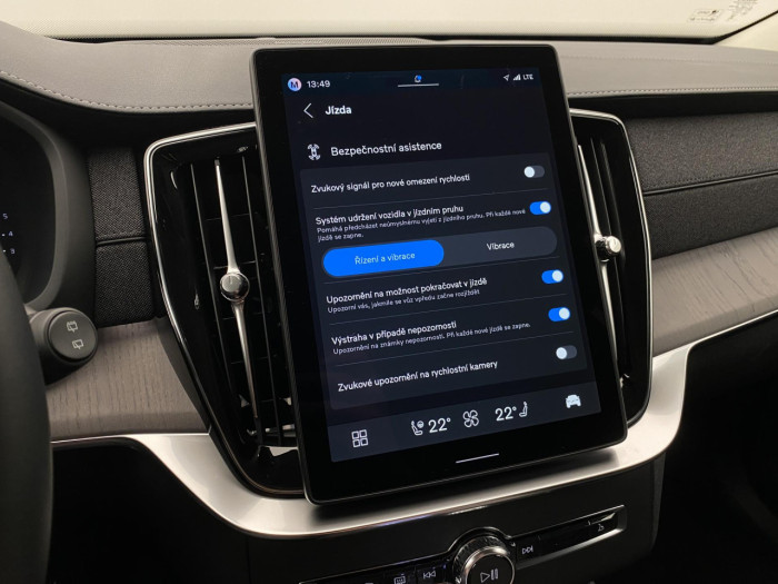 Volvo XC90 B5 AWD AUT DARK PLUS 7míst na operativní leasing