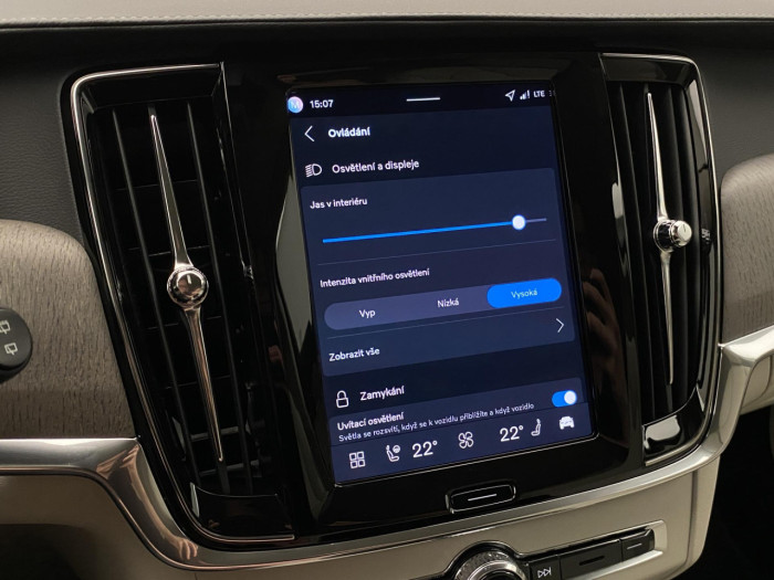 Volvo V90 T6 AWD Plug-in BRIGHT PLUS na operativní leasing