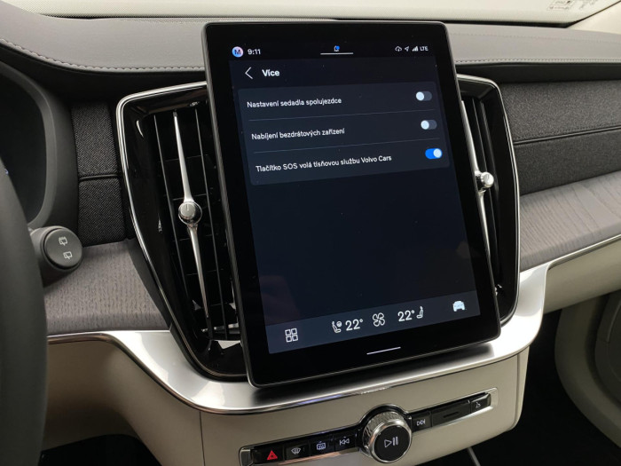 Volvo XC90 T8 AWD Plug-in BRIGHT PLUS 7m na operativní leasing