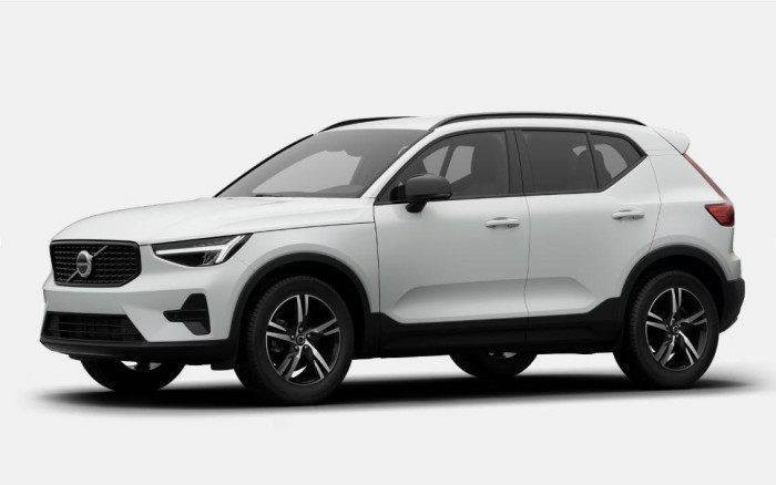 Volvo XC40 B4 AUT DARK PLUS na operativní leasing