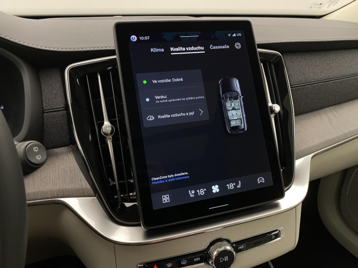 Volvo XC90 T8 AWD Plug-in DARK ULTRA na operativní leasing