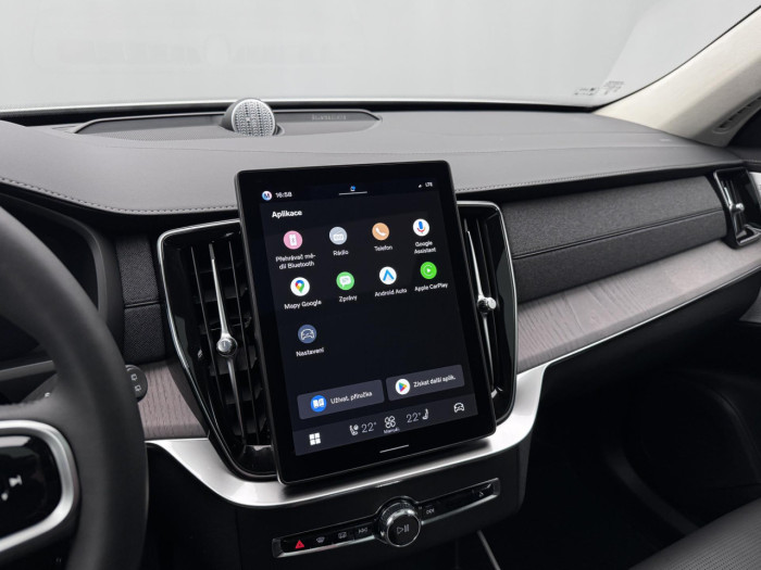 Volvo XC90 B5 AWD AUT DARK ULTRA 7-míst na operativní leasing