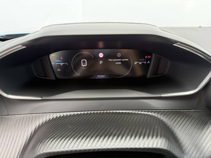 Peugeot 2008 ALLURE Hybrid 1,2 145 e-DCS6 / 107kW na operativní leasing