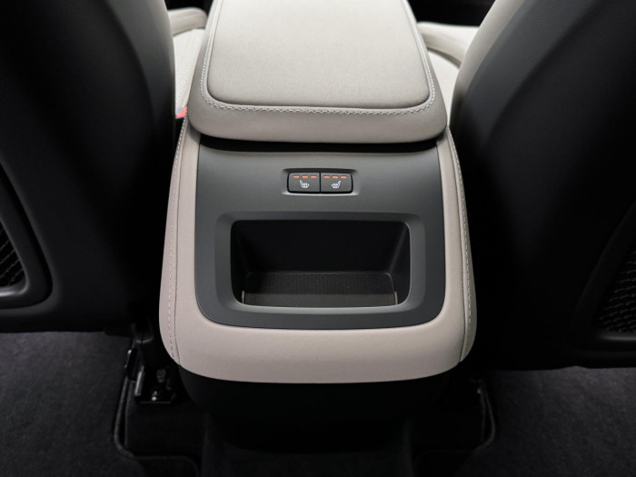 Volvo XC90 B5 AWD AUT DARK PLUS 7míst na operativní leasing