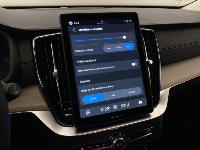 Volvo XC90 T8 AWD Plug-in BRIGHT PLUS 7m na operativní leasing