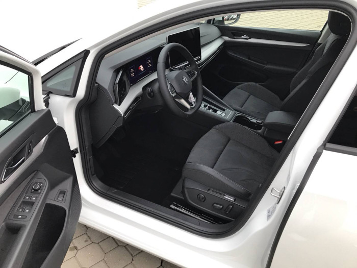 Volkswagen Golf Variant People 7DSG mHEV 1,5eTSI / 85kW na operativní leasing