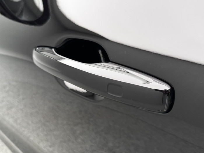 Volvo XC60 B5 AWD AUT PLUS BLACK EDITION na operativní leasing