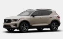 Volvo XC40 B3 AUT DARK PLUS na operativní leasing