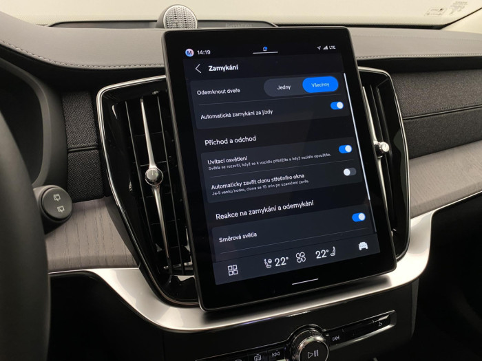Volvo XC90 B5 AWD AUT DARK PLUS 7míst na operativní leasing