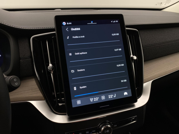 Volvo XC90 T8 AWD Plug-in BRIGHT PLUS 7m na operativní leasing