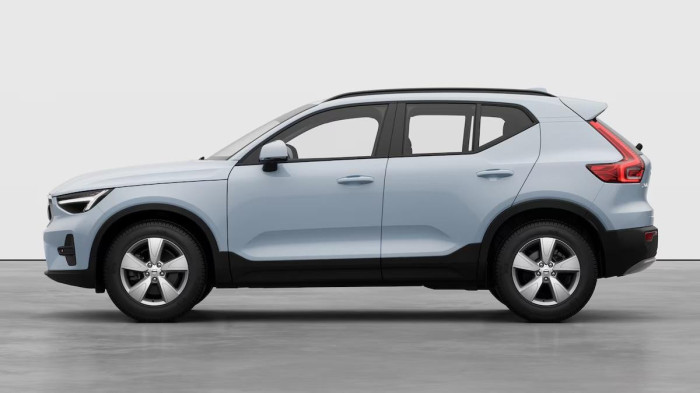 Volvo XC40 B3 AUT ESSENTIAL na operativní leasing