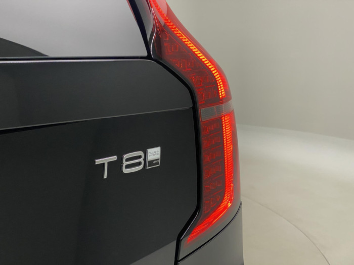 Volvo XC90 T8 AWD Plug-in DARK ULTRA na operativní leasing