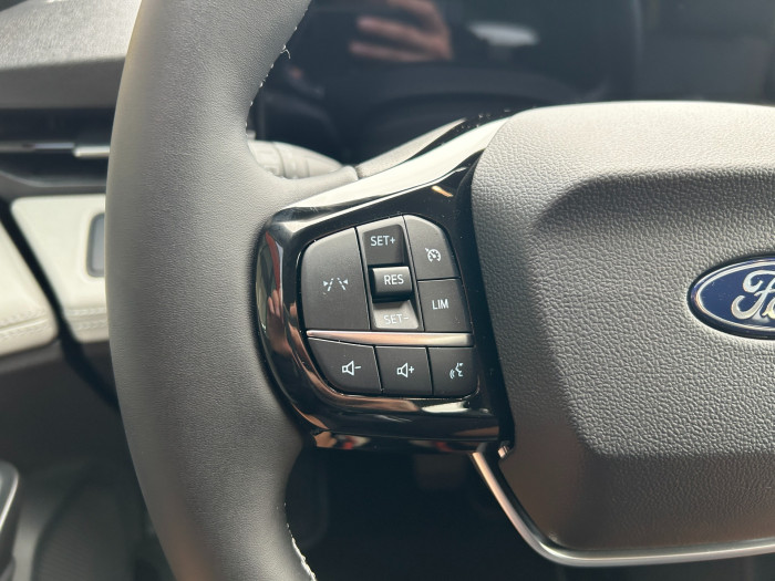 GEN-E 43kWh dojezd 123kW/168 k na operativní leasing