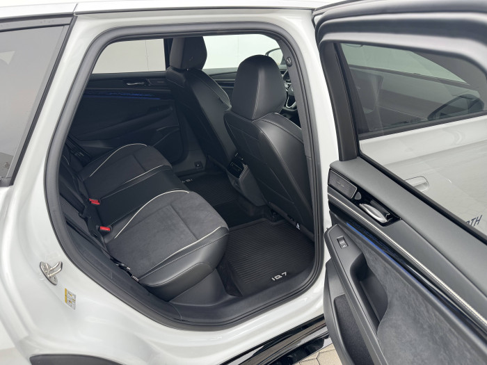 Volkswagen ID.7 Tourer Pro S People / 210kW na operativní leasing