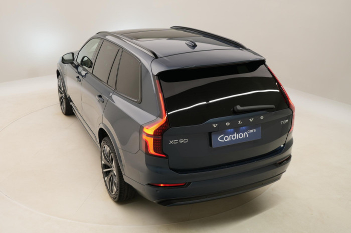 Volvo XC90 T8 AWD Plug-in DARK PLUS 7m na operativní leasing