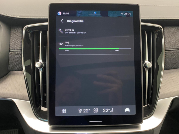 Volvo XC90 T8 AWD Plug-in DARK PLUS 7m na operativní leasing