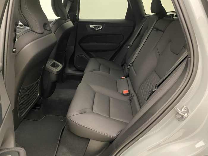 Volvo XC60 B5 AWD AUT BRIGHT PLUS na operativní leasing