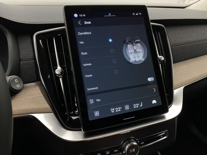 Volvo XC90 T8 AWD RECHARGE DARK PLUS 7m na operativní leasing