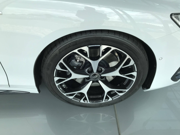 Audi A6 Avant Quattro 7STR 2,0TDI / 150kW na operativní leasing