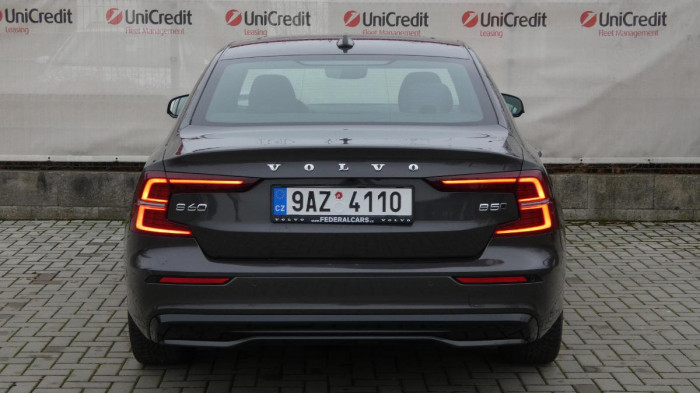 Volvo S60 B5 AWD Ultimate Dark na operativní leasing