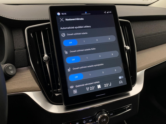 Volvo XC90 B5 AWD AUT DARK PLUS 7míst na operativní leasing