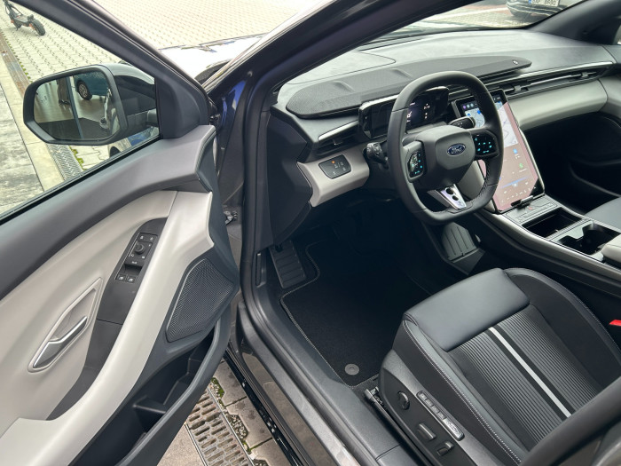 77kWh prodloužený dojezd 210kW na operativní leasing