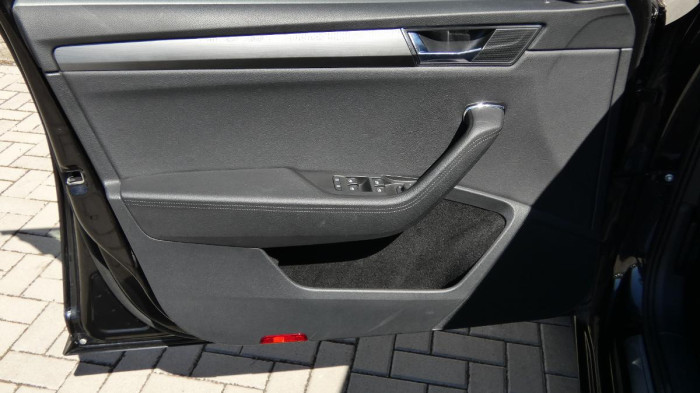 Škoda Superb Combi 1.5 TSI DSG Style na operativní leasing
