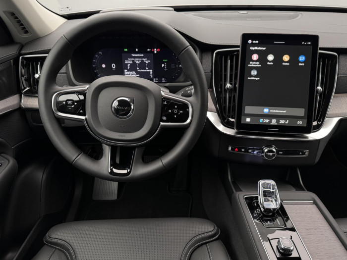 Volvo XC90 T8 AWD Plug-in DARK PLUS 7m na operativní leasing