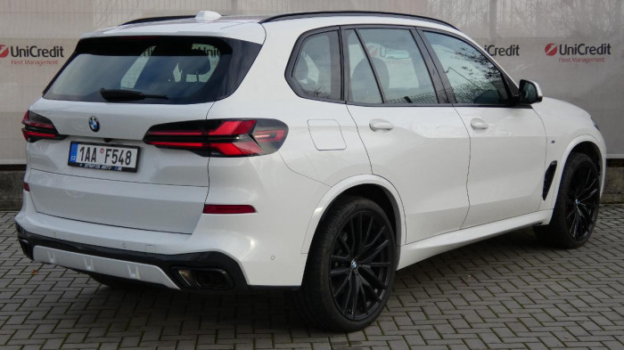 BMW X5 xDrive 40i M Sport na operativní leasing