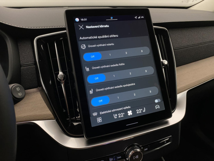 Volvo XC90 T8 AWD RECHARGE BRIGHT PLUS 7m na operativní leasing