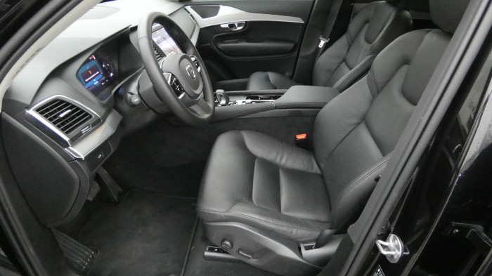 Volvo XC90 B5 AWD Core 7 míst na operativní leasing