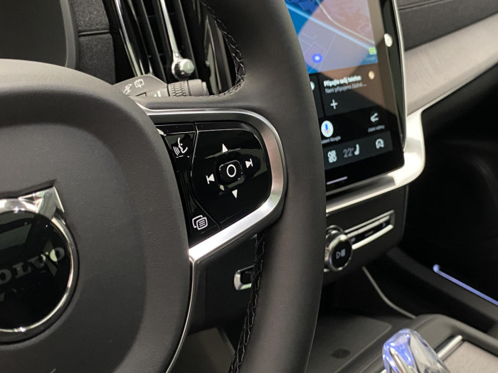 Volvo XC90 B5 AWD AUT DARK PLUS 7míst na operativní leasing
