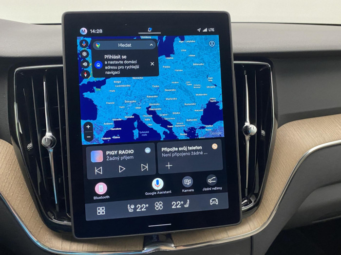 Volvo XC60 B5 AWD AUT DARK PLUS na operativní leasing