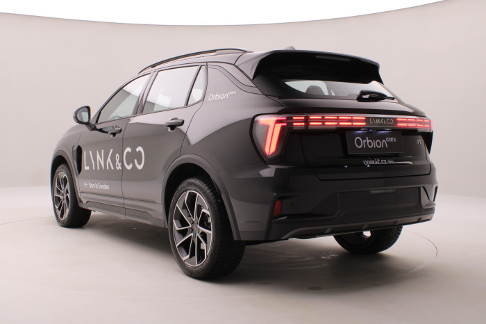 Lynk & Co 01 CORE PHEV na operativní leasing