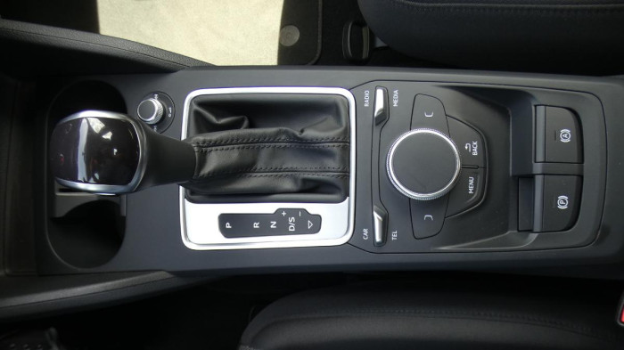 Audi Q2 1,5 TFSI S-line S-tronic na operativní leasing