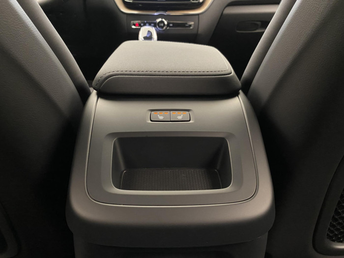 Volvo XC60 T6 AWD AUT BRIGHT PLUS na operativní leasing