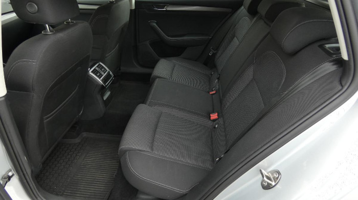 Škoda Superb 1.4 TSI iV Ambition DSG na operativní leasing